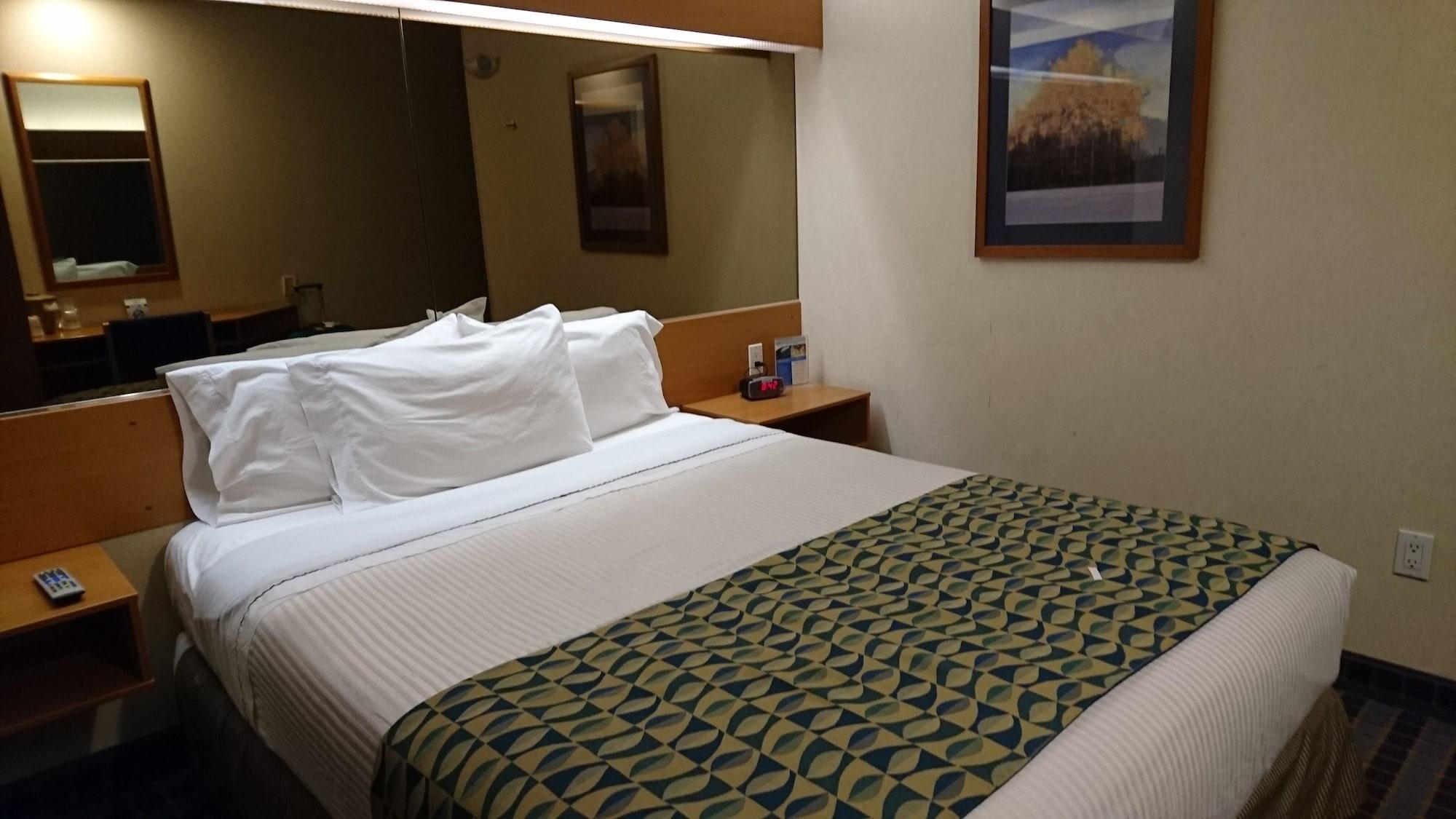 Microtel Inn & Suites By Wyndham Чіуауа Екстер'єр фото