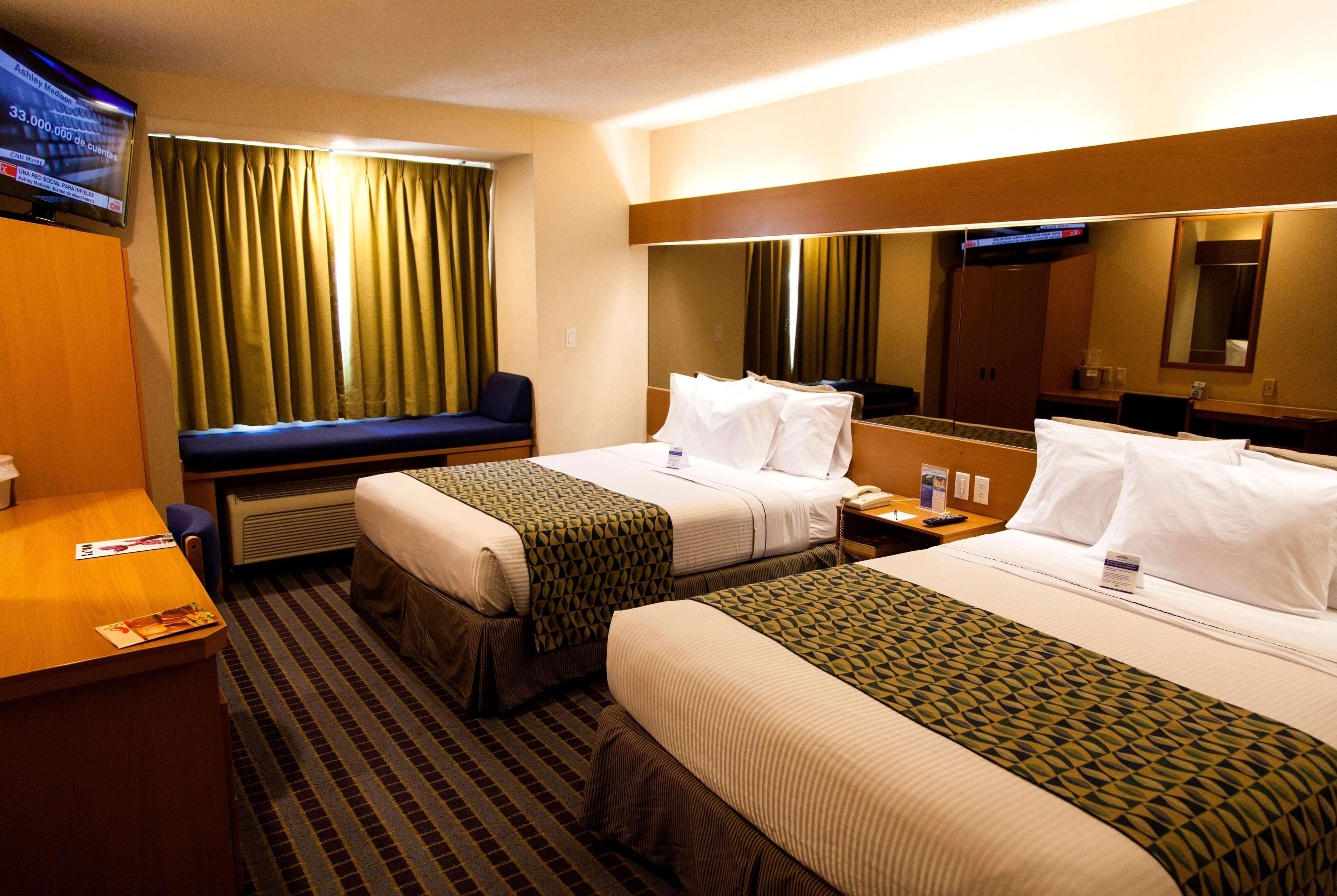 Microtel Inn & Suites By Wyndham Чіуауа Екстер'єр фото
