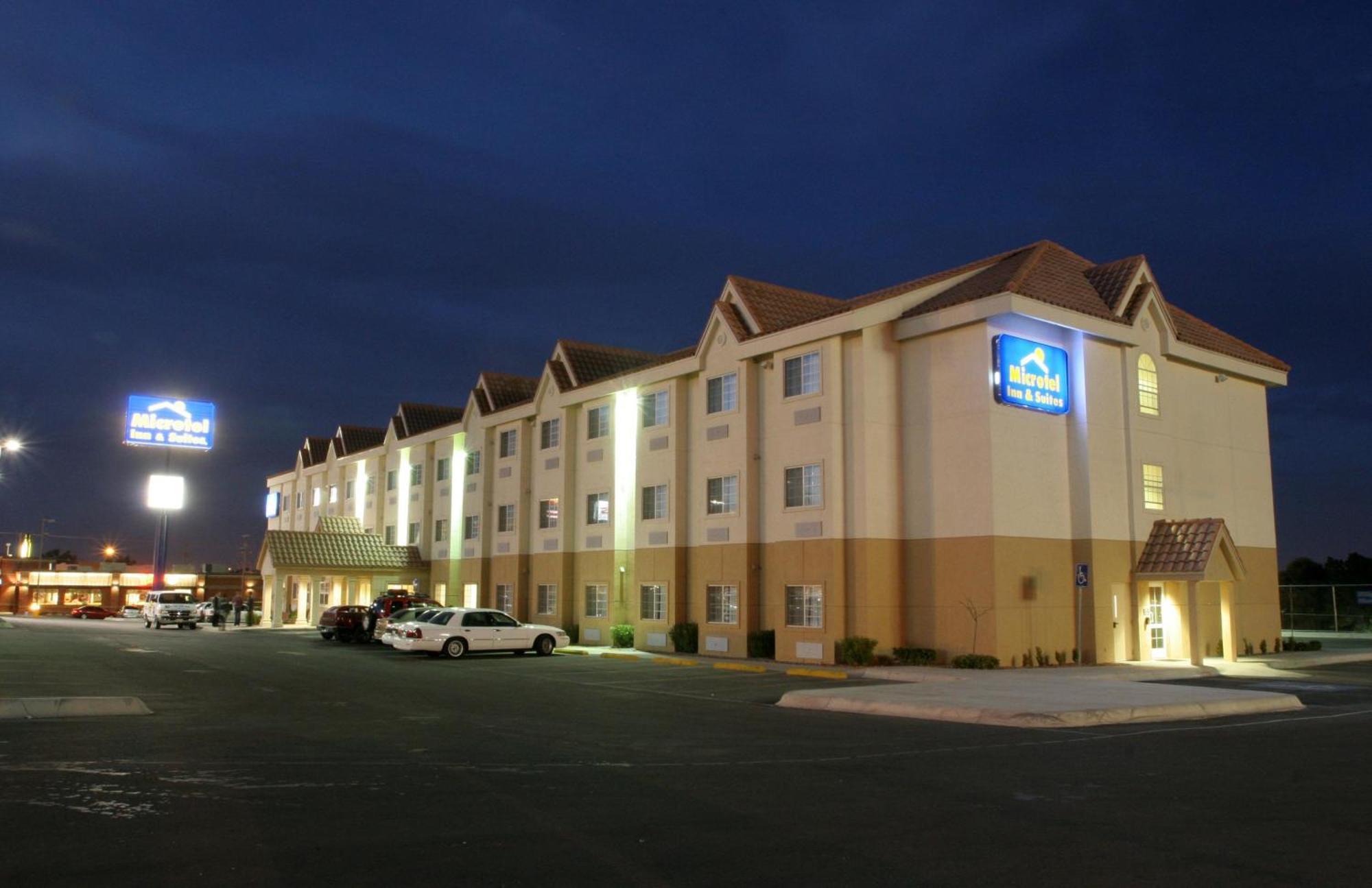 Microtel Inn & Suites By Wyndham Чіуауа Екстер'єр фото