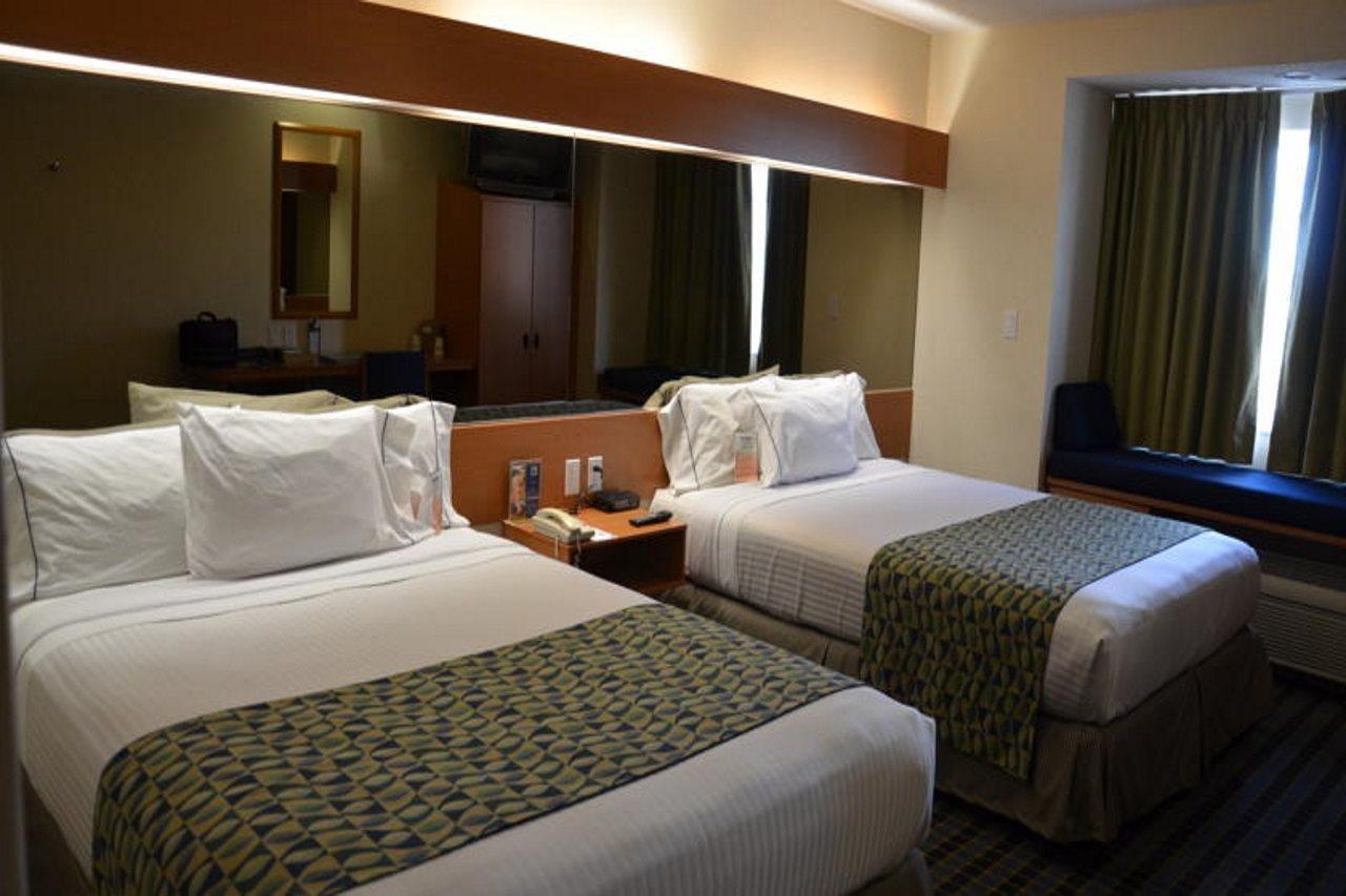 Microtel Inn & Suites By Wyndham Чіуауа Екстер'єр фото