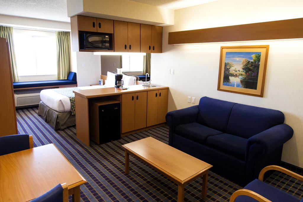 Microtel Inn & Suites By Wyndham Чіуауа Екстер'єр фото