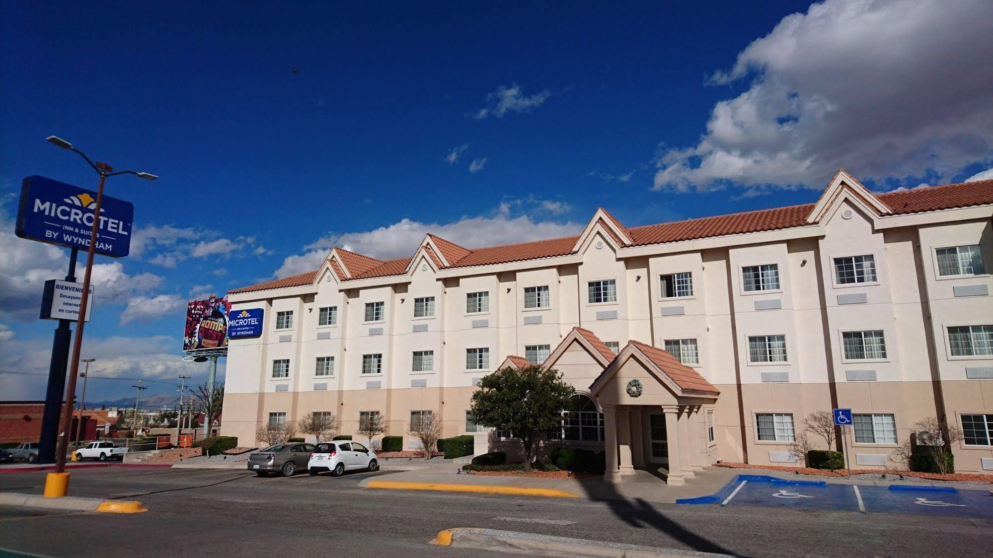 Microtel Inn & Suites By Wyndham Чіуауа Екстер'єр фото