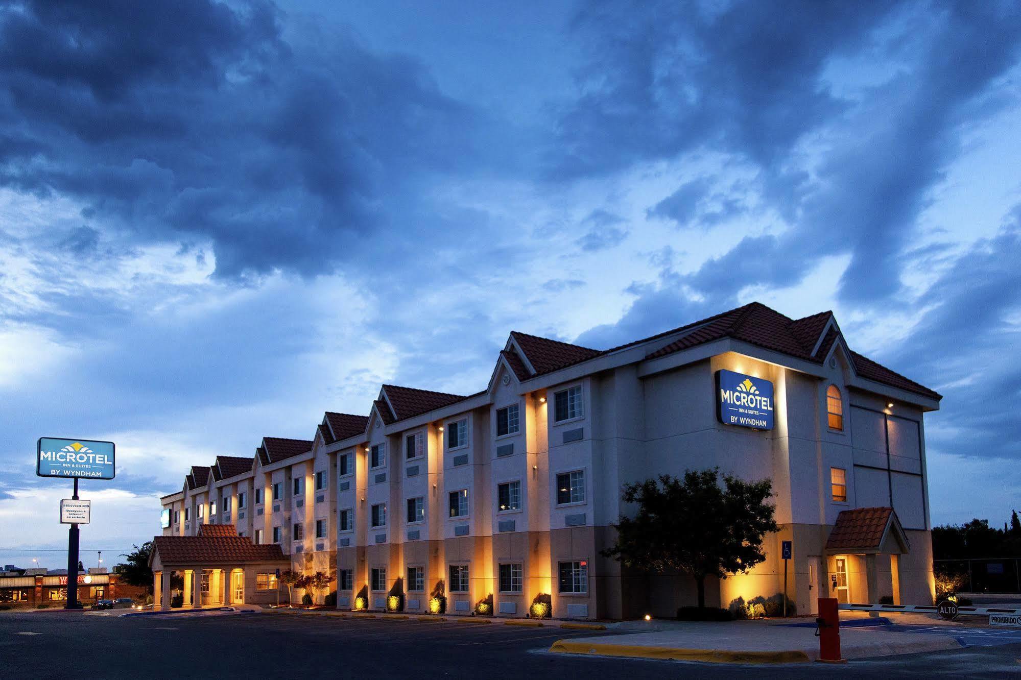 Microtel Inn & Suites By Wyndham Чіуауа Екстер'єр фото